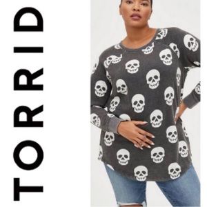 Torrid skull tunic sweatshirt Size 3